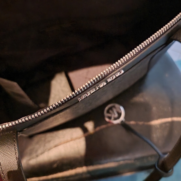 Brand new AUTHENTIC MICHAEL KORS BAG AND WALLET - Picture 13 of 13